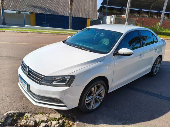 VOLKSWAGEN JETTA 2.0 TSI HIGHLINE 211CV GASOLINA 4P TIPTRONIC VOLKSWAGEN JETTA 2.0 TSI HIGHLINE 211CV GASOLINA 4P TIPTRONIC